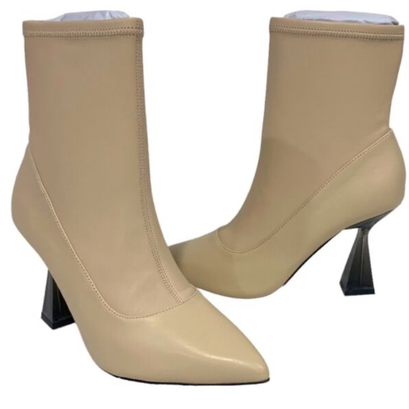NWOB Ted Baker liya leather ankle bootie beige Size 38 / 7 1/2 - Picture 1 of 8